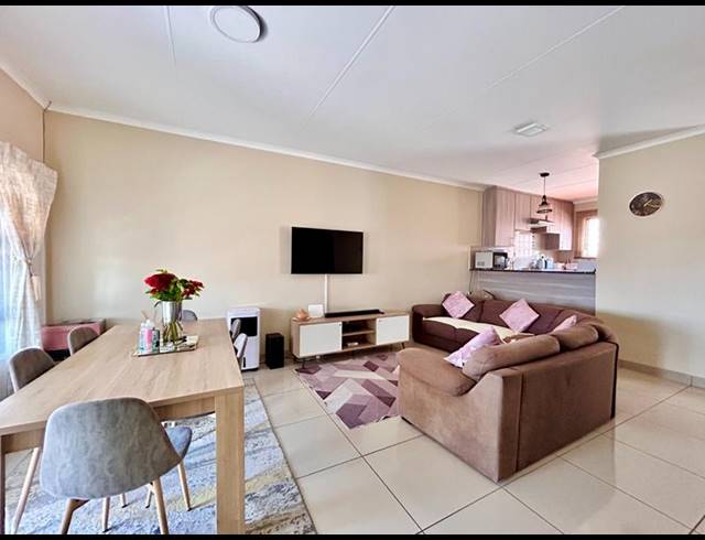 3 BEDROOM APARTMENT FOR SALE IN HEATHERVIEW